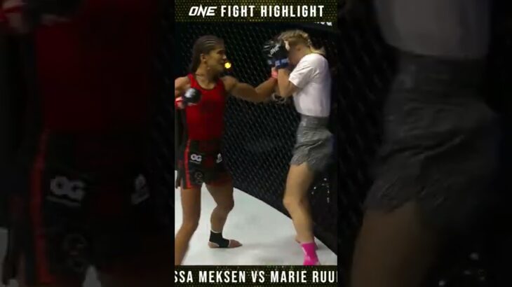 #onechampionship #womenfighters #muaythaiagara #fighteragara